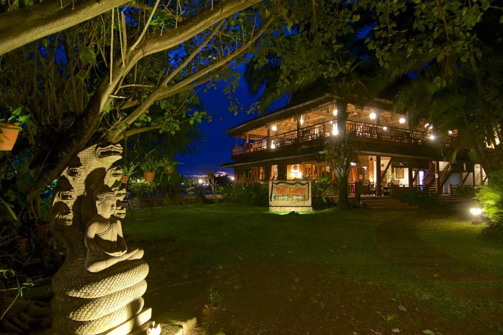 Terres Rouges Lodge Banlung Esterno foto